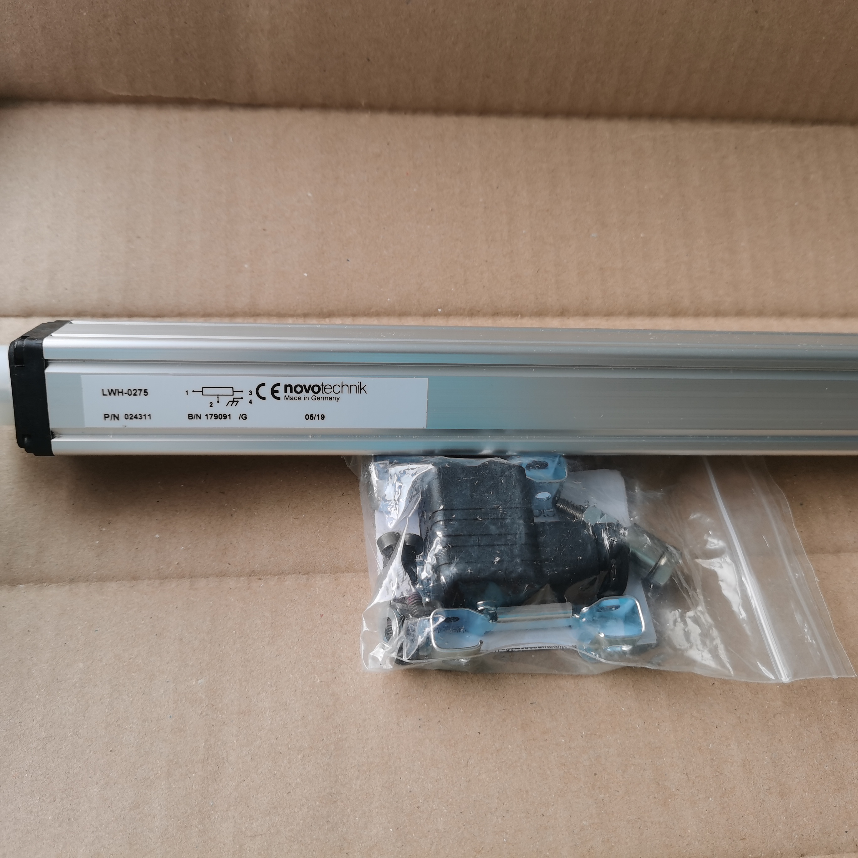 Novotechnik LWH-0275（料号 024311）拉杆式直线位移传感器解析