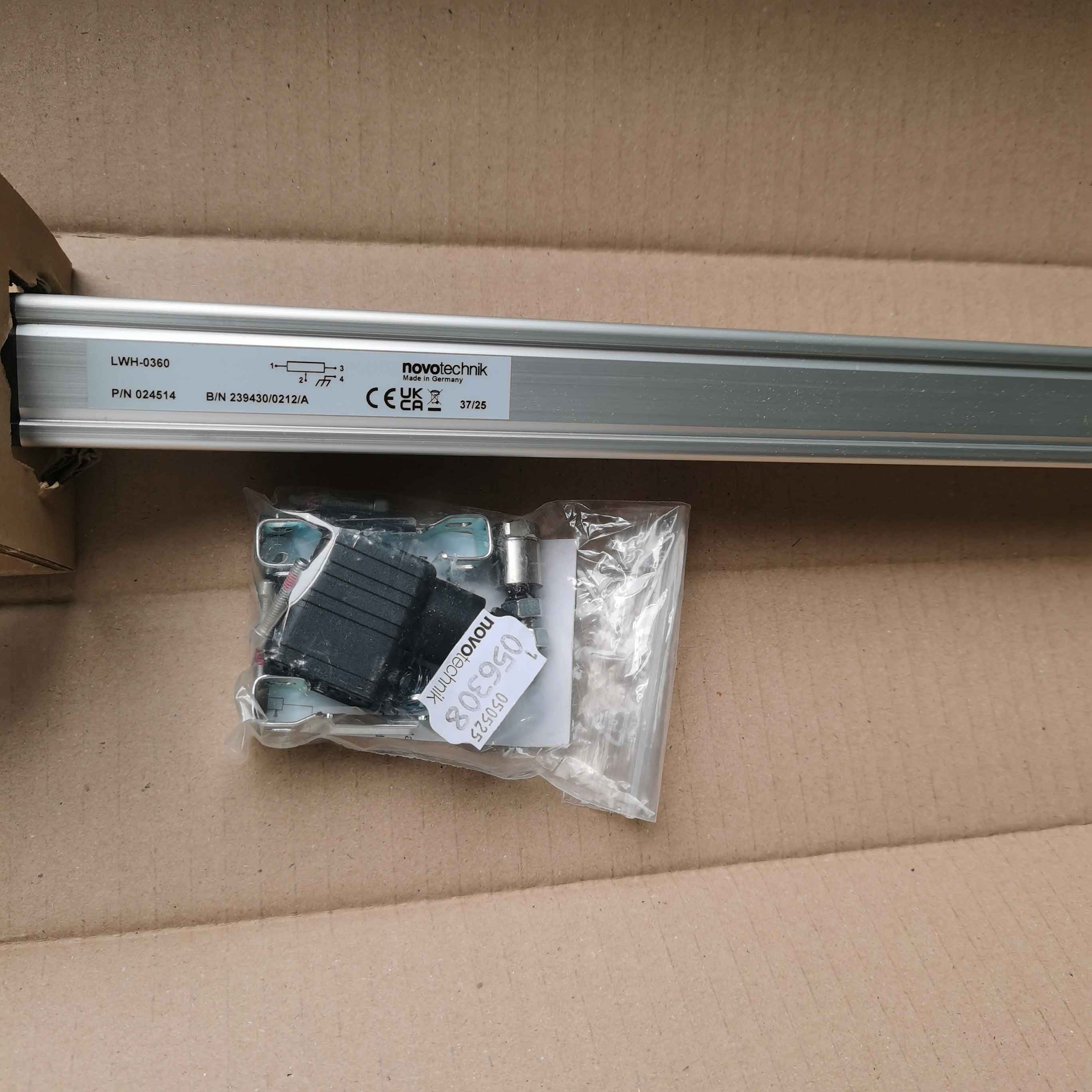 Novotechnik LWH-0360（料号 024314 / 024514）拉杆式直线位移传感器
