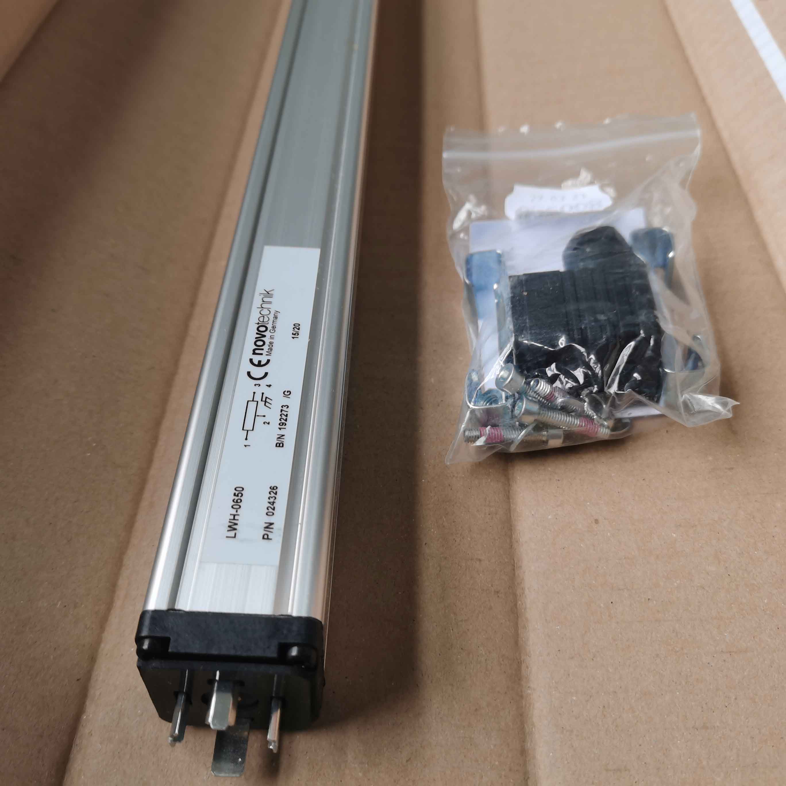 LWH-0650|LWH-650|LWH650德国novotechnik直线位移传感器电子尺