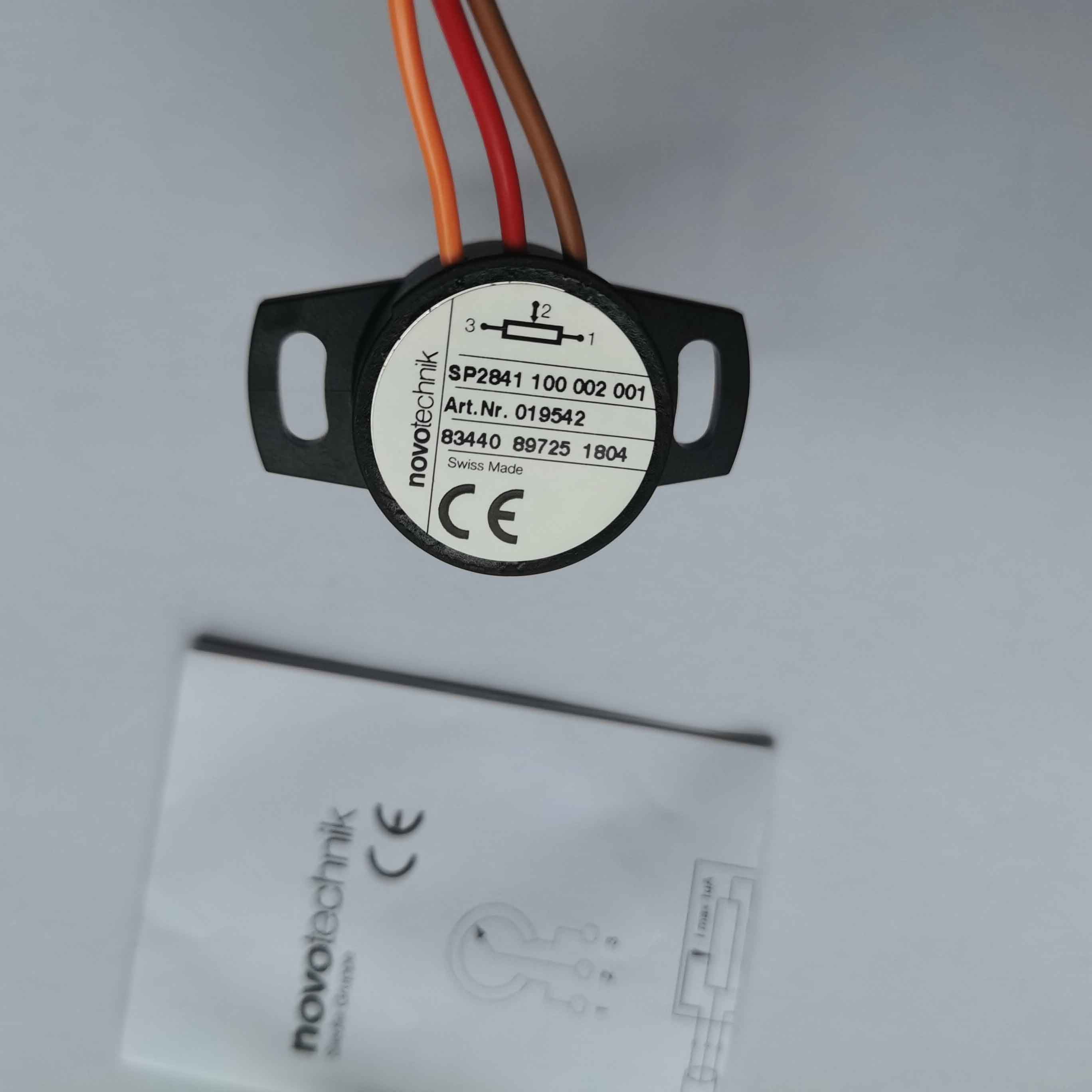德国 Novotechnik SP2841-100-002-001 弹簧按压双路冗余角度传感器|IP65 安全型导电塑料电位器